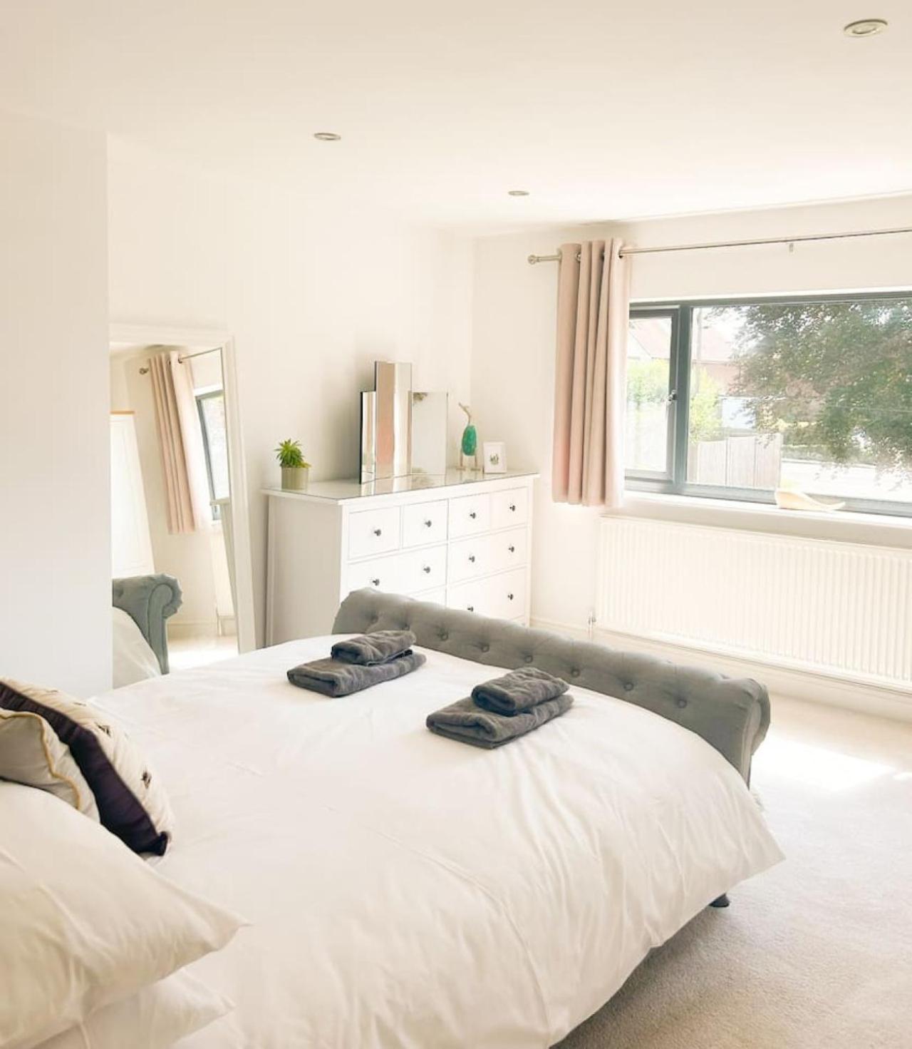 Luxe 5 Bed House In Guildford. Morden Amenities Villa Normandy Exterior photo