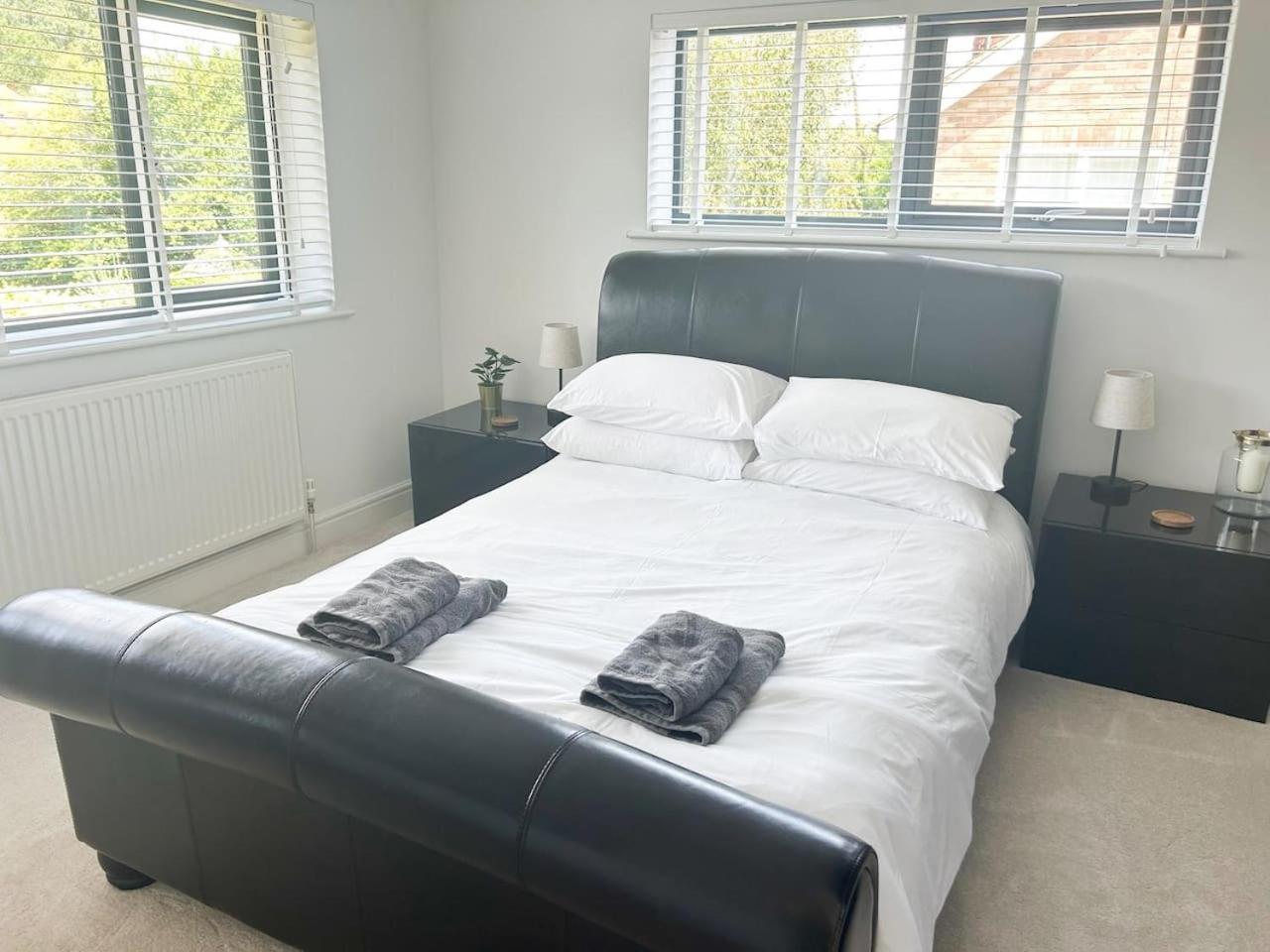 Luxe 5 Bed House In Guildford. Morden Amenities Villa Normandy Exterior photo